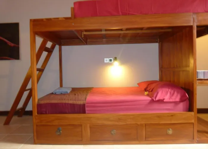 Laki Uma - Male Only Guest house