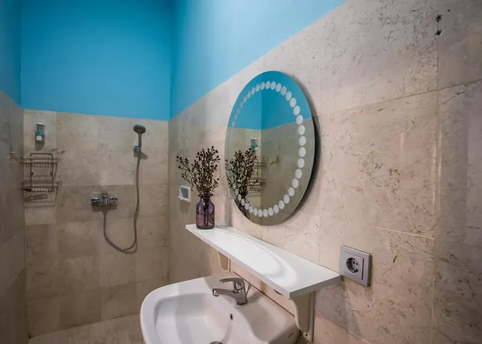 Laki Uma - Male Only Guest house *
